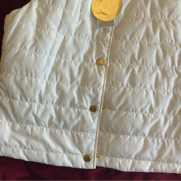 NWT Michael Kors MK Women’s Off-White Puffer Vest with Gold Accents - Picture 8 of 8